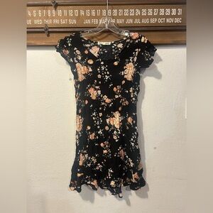 Women’s Wallflower Floral Dress Medium  (1506)